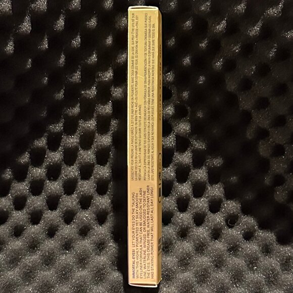 UOMA Salute to the Sun - Nefertiti Kuul Eyeliner - Picture 6 of 9